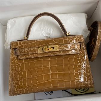 Hermes Kelly Mini II Sellier Handmade Bag in Ficelle Shiny Alligator Leather