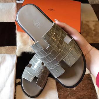 Hermes Izmir Sandals In Grey Shiny Niloticus Crocodile