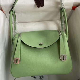 Hermes Lindy 26 Handmade Bag in Clemence Leather Vert Cypres