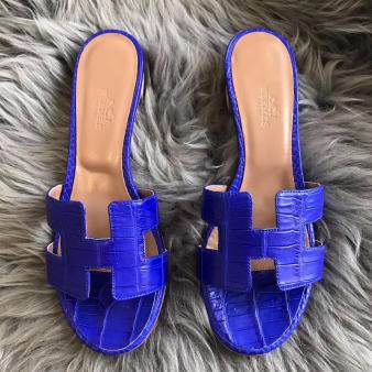 Hermes Oasis Sandals in Matte Niloticus Crocodile Blue