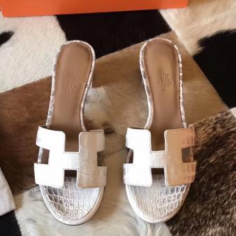 Hermes Oasis Sandals in Matte Niloticus Crocodile Himalaya