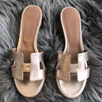 Hermes Oasis Sandals in Swift Leather Champagne