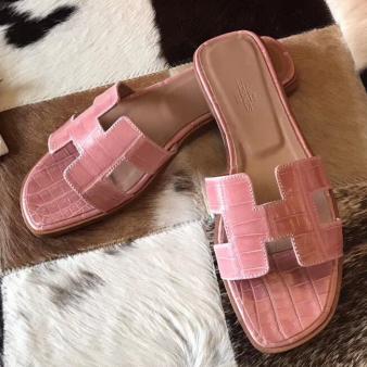 Pink Shiny Niloticus Crocodile Hermes Oran Sandals