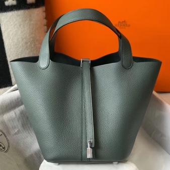 Vert Amande Clemence Leather Hermes Picotin Lock 22 Bag