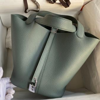 Vert Amande Clemence Leather Hermes Picotin Lock 22 Handmade Bag