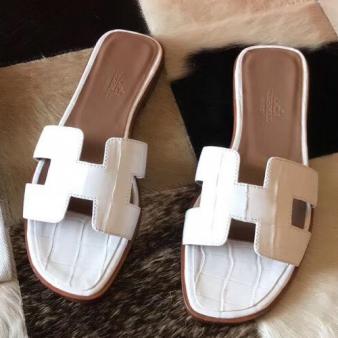 White Shiny Niloticus Crocodile Hermes Oran Sandals